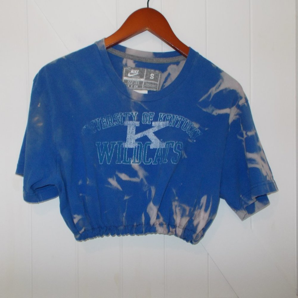 Reworked Cropped University‎ of Kentucky Wildcats Hand Bleached T-Shirt Size S